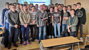 IMG_20191025_113123.jpg BESEDA S NOVINÁŘEM ve 2 EA
