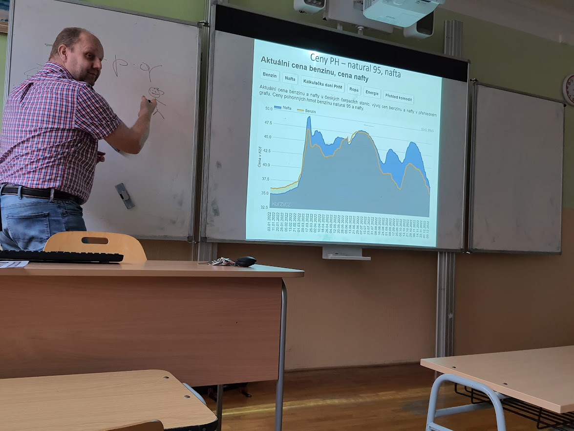 c8e3990083a42302ff9cb608425e91f88a115e36 - Přednáška (Při)měřené ceny pohonných hmot