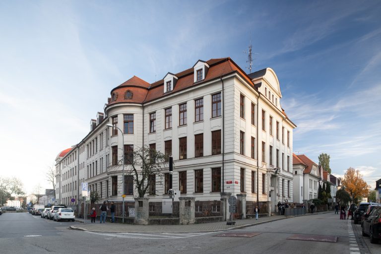 0616984 - Úvod