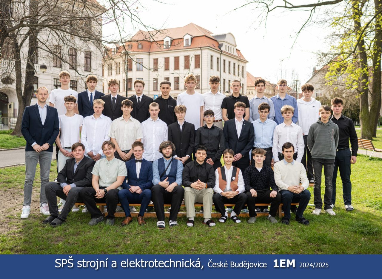 1em 31x - Focení tříd a učitelského sboru - 15. 4. 2025