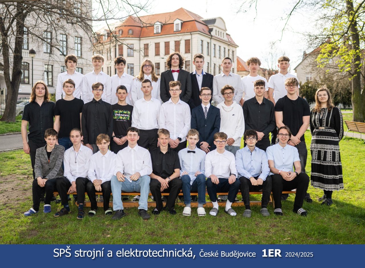 1er 30x - Focení tříd a učitelského sboru - 15. 4. 2025