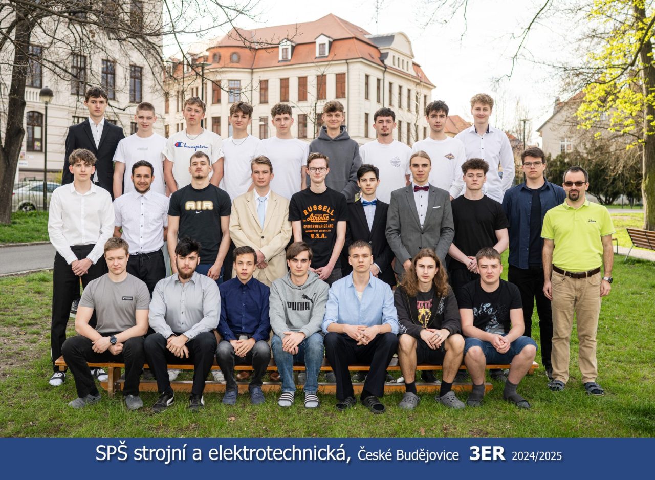 3er 26x - Focení tříd a učitelského sboru - 15. 4. 2025