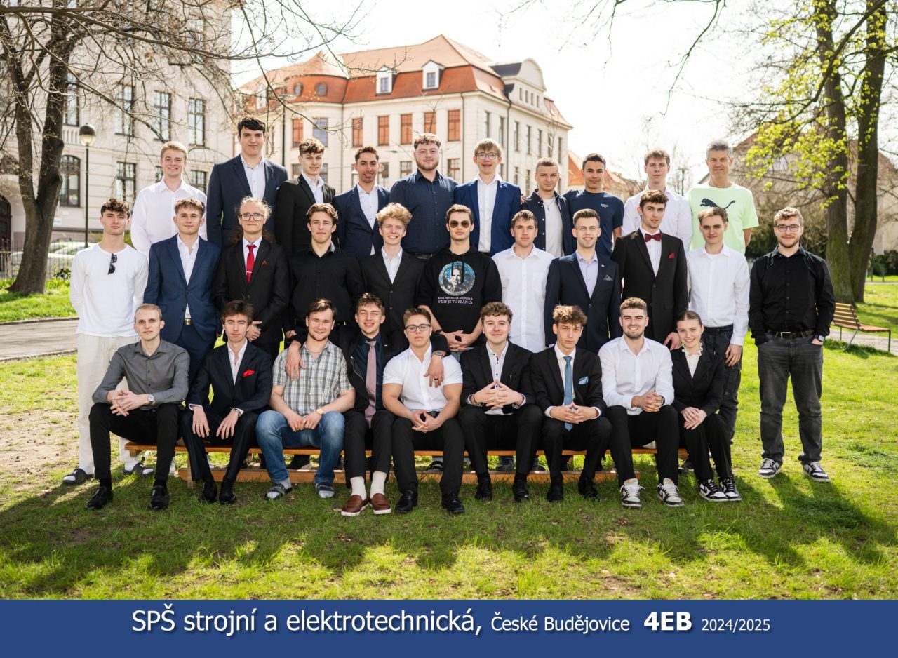 4eb 30 x - Focení tříd a učitelského sboru - 15. 4. 2025
