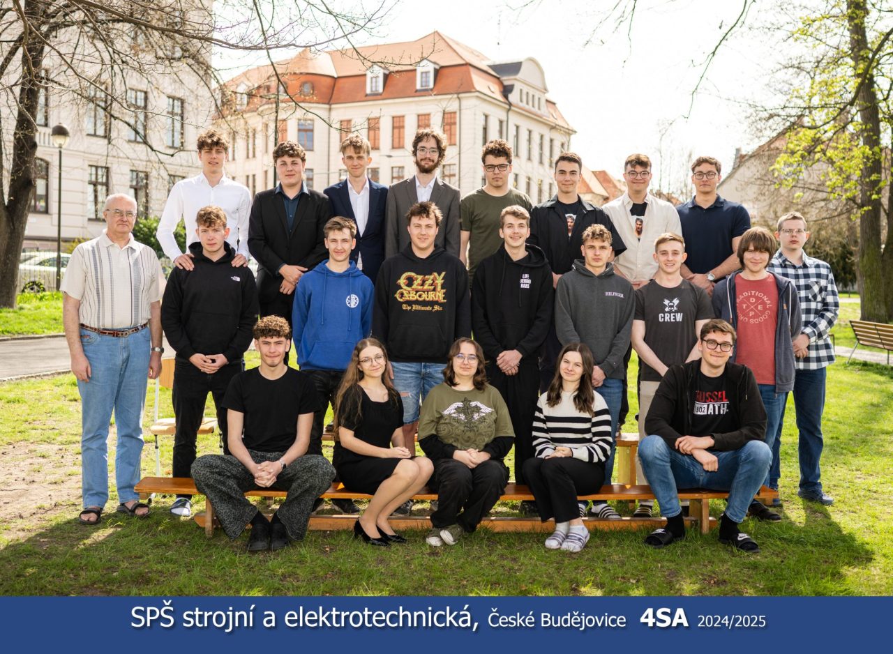 4sa 23x - Focení tříd a učitelského sboru - 15. 4. 2025