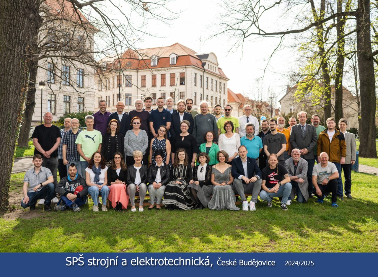 sbor 49x - Focení tříd a učitelského sboru - 15. 4. 2025