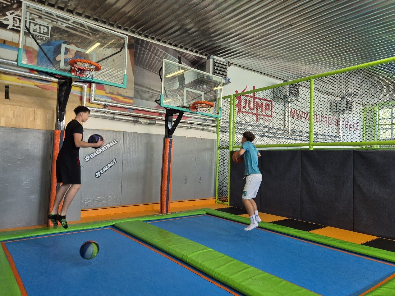20250624 085314 - Školní akce na závěr roku - 2.S (Jump Family aréna, ČB)