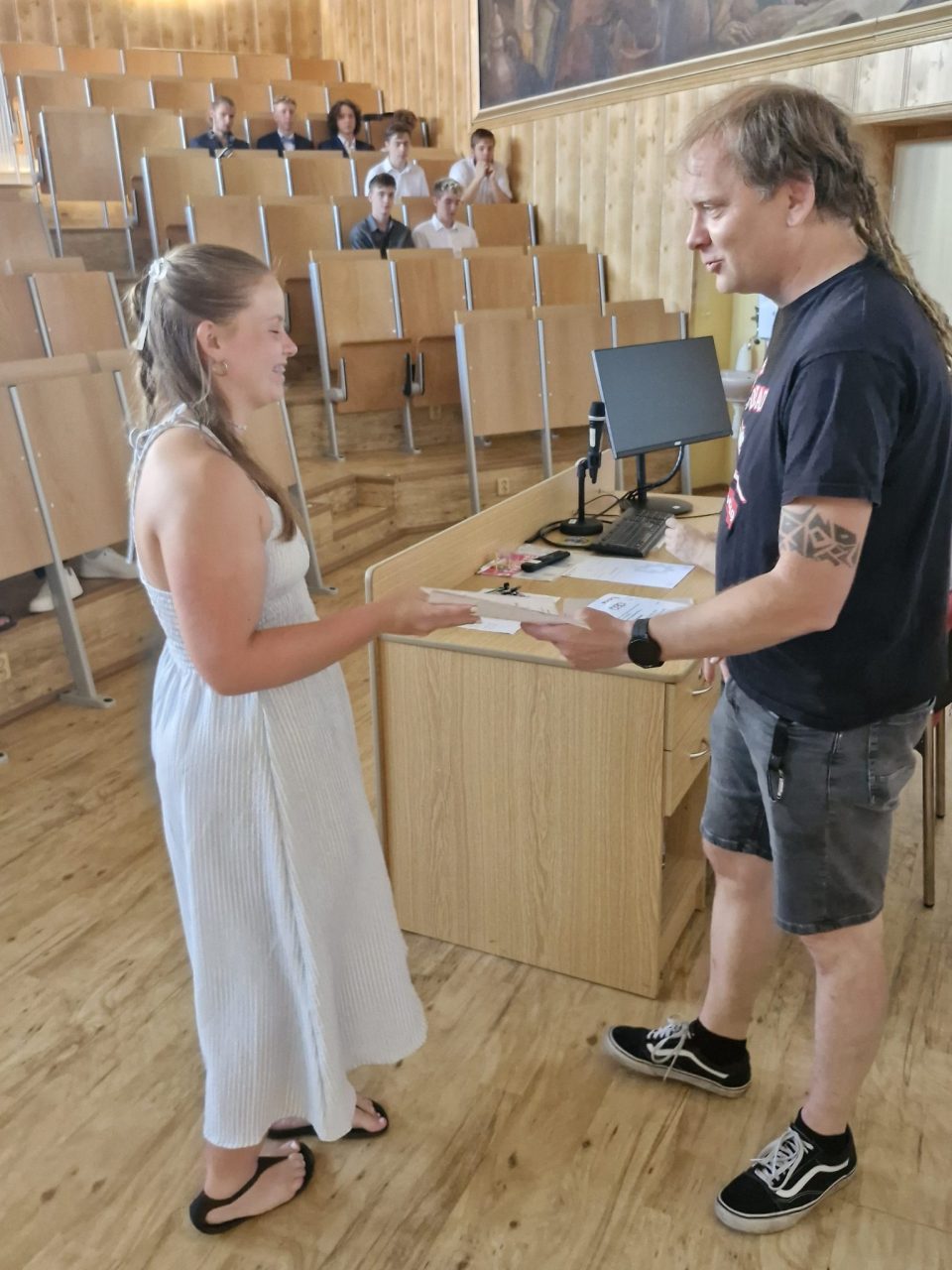 20250627 094157 - Předání motivačních stipendií za 2. pololetí