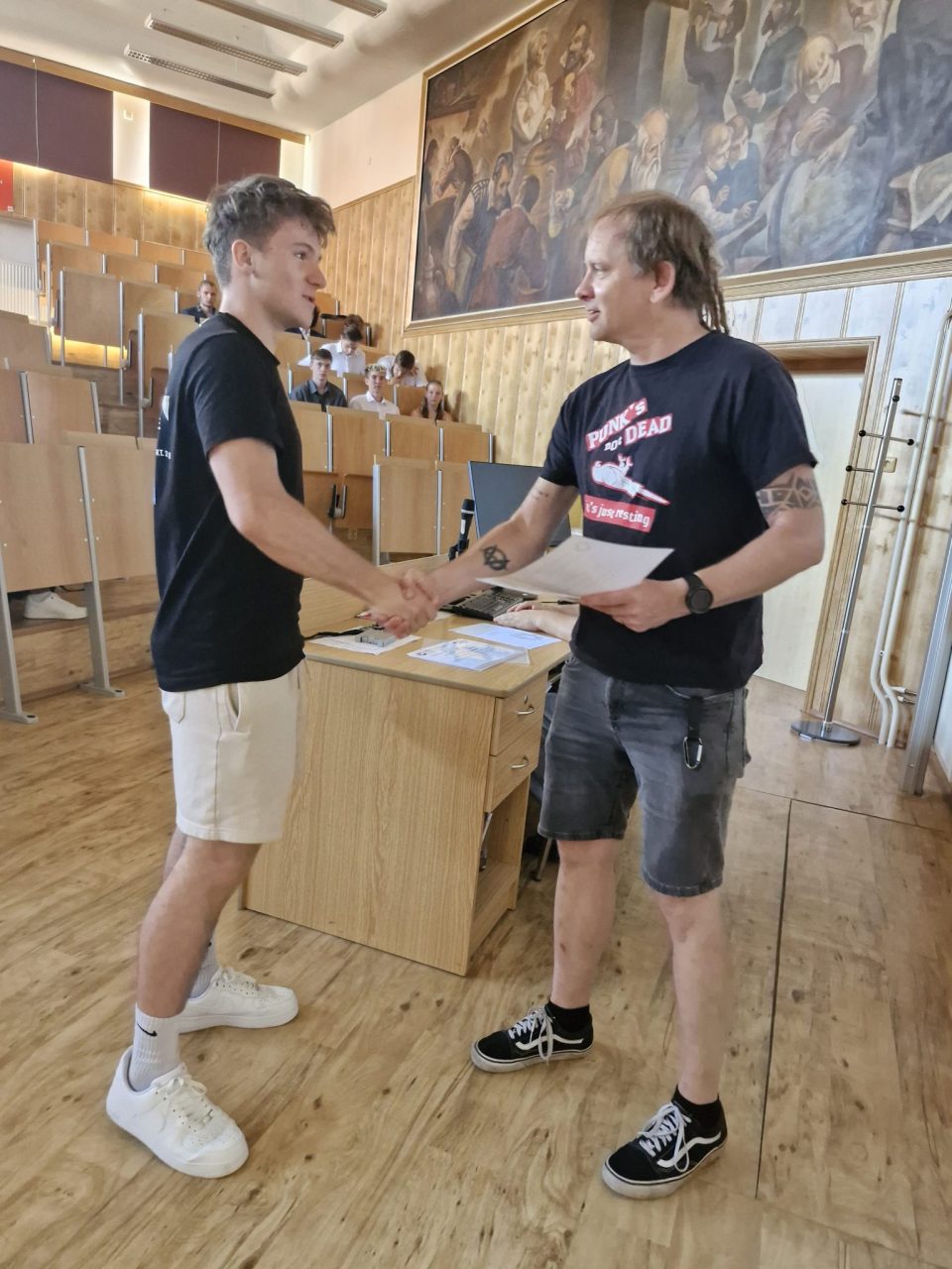 20250627 094610 - Předání motivačních stipendií za 2. pololetí