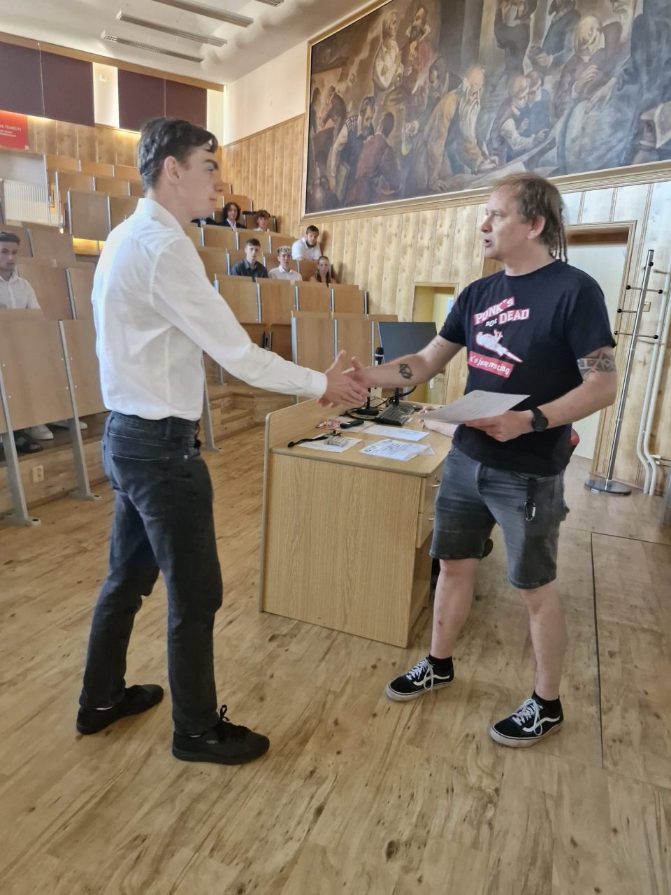 20250627 094643 - Předání motivačních stipendií za 2. pololetí