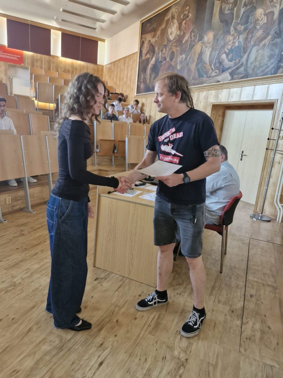 20250627 094733 - Předání motivačních stipendií za 2. pololetí