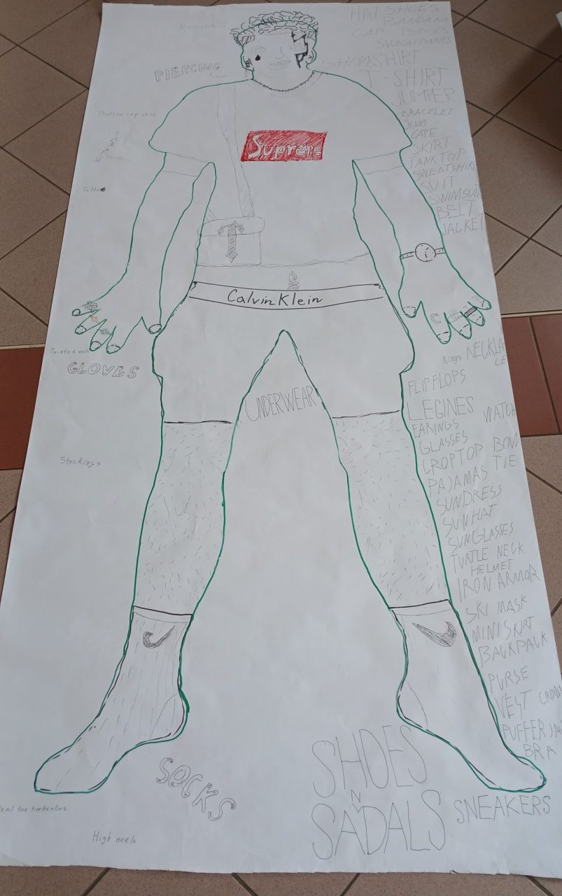 2EM Fashion - Kdo si hraje, nezlobí