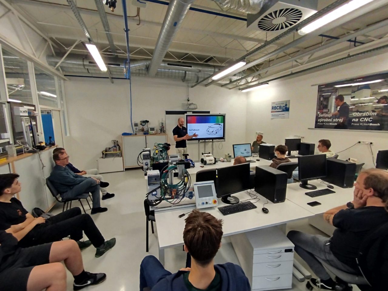 IMG 20250530 103527 - Hodnocení školních projektů žáků střední školy v závodě Robert Bosch v Českých Budějovicích