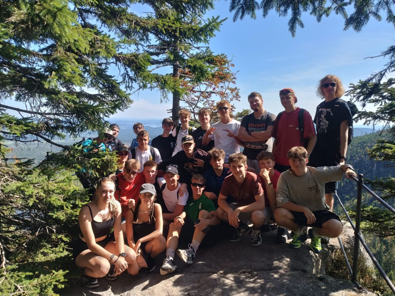 IMG 20250909 WA0090 1 - Sportovně-turistický kurz 8. –12. září 2025 Nová Pec, Lipno (3.EE a 3.ER)