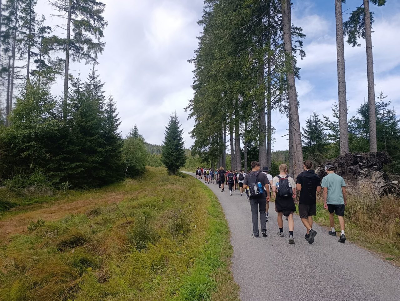 IMG 20250909 111428 1 - Sportovně-turistický kurz 8. –12. září 2025 Nová Pec, Lipno (3.EE a 3.ER)