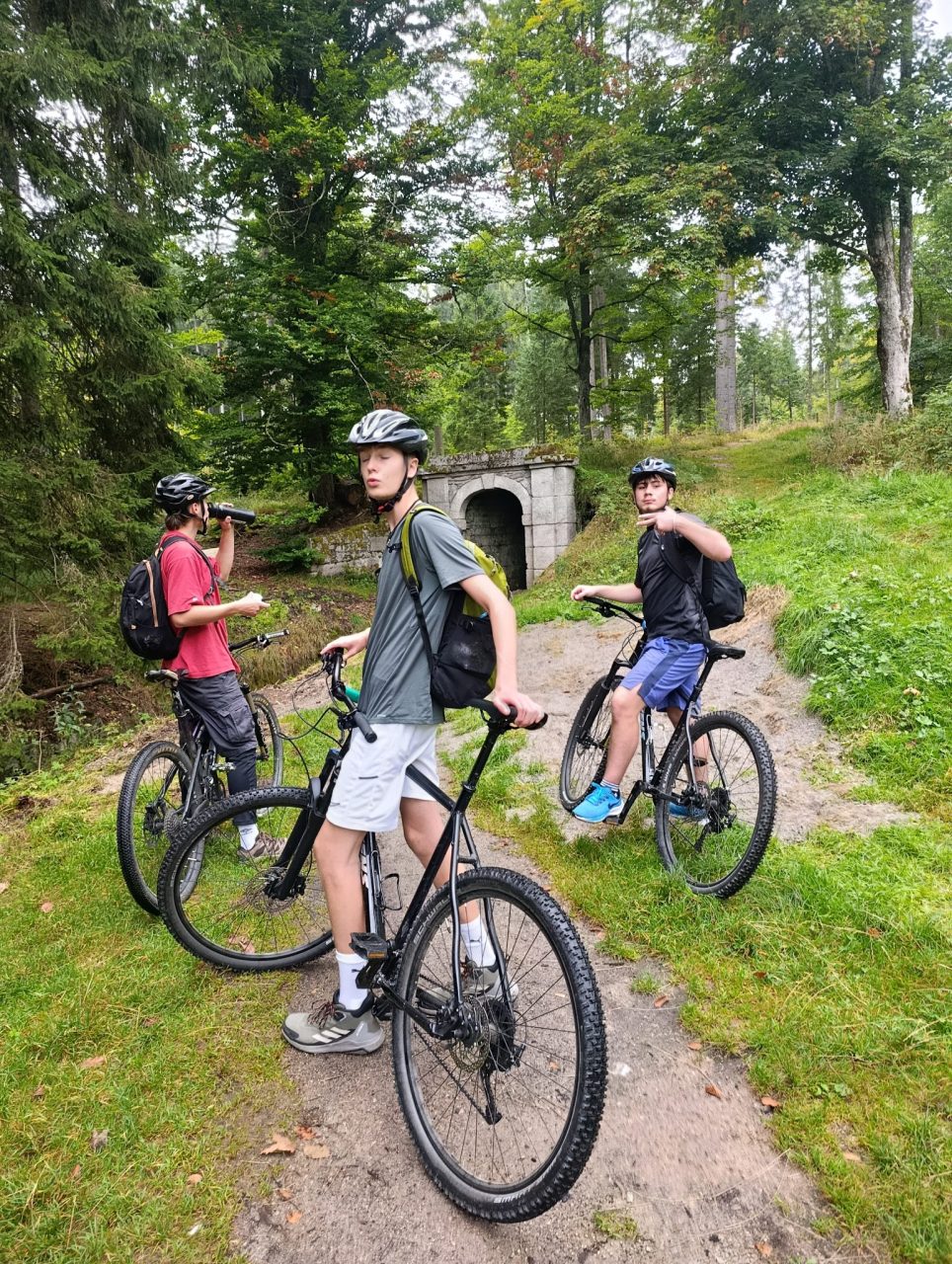 IMG 20250910 112748 1 - Sportovně-turistický kurz 8. –12. září 2025 Nová Pec, Lipno (3.EE a 3.ER)