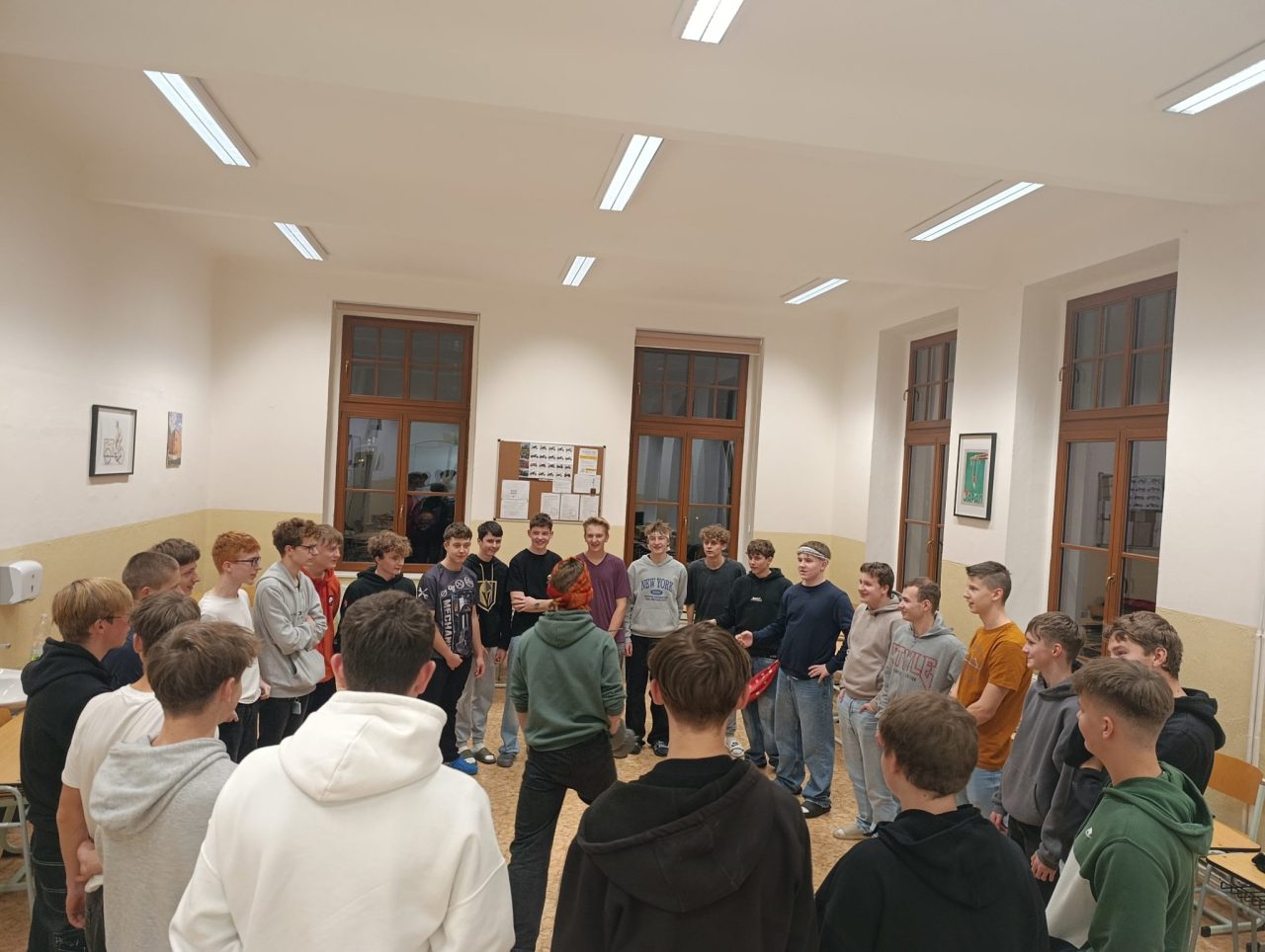 IMG 20251106 180429 - Přespávačky ve škole - 1.ER, 1.EM, 1.EE