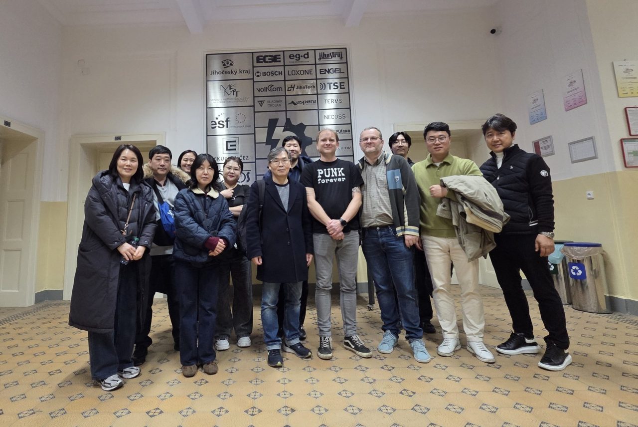 KakaoTalk 20251211 141902777 - Návštěva korejské delegace na naší škole