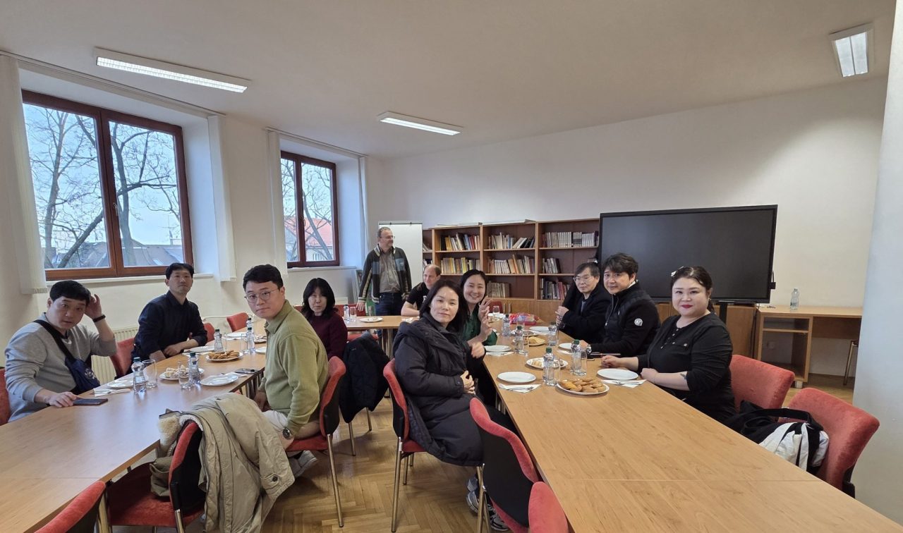 KakaoTalk 20251211 141902777 18 - Návštěva korejské delegace na naší škole