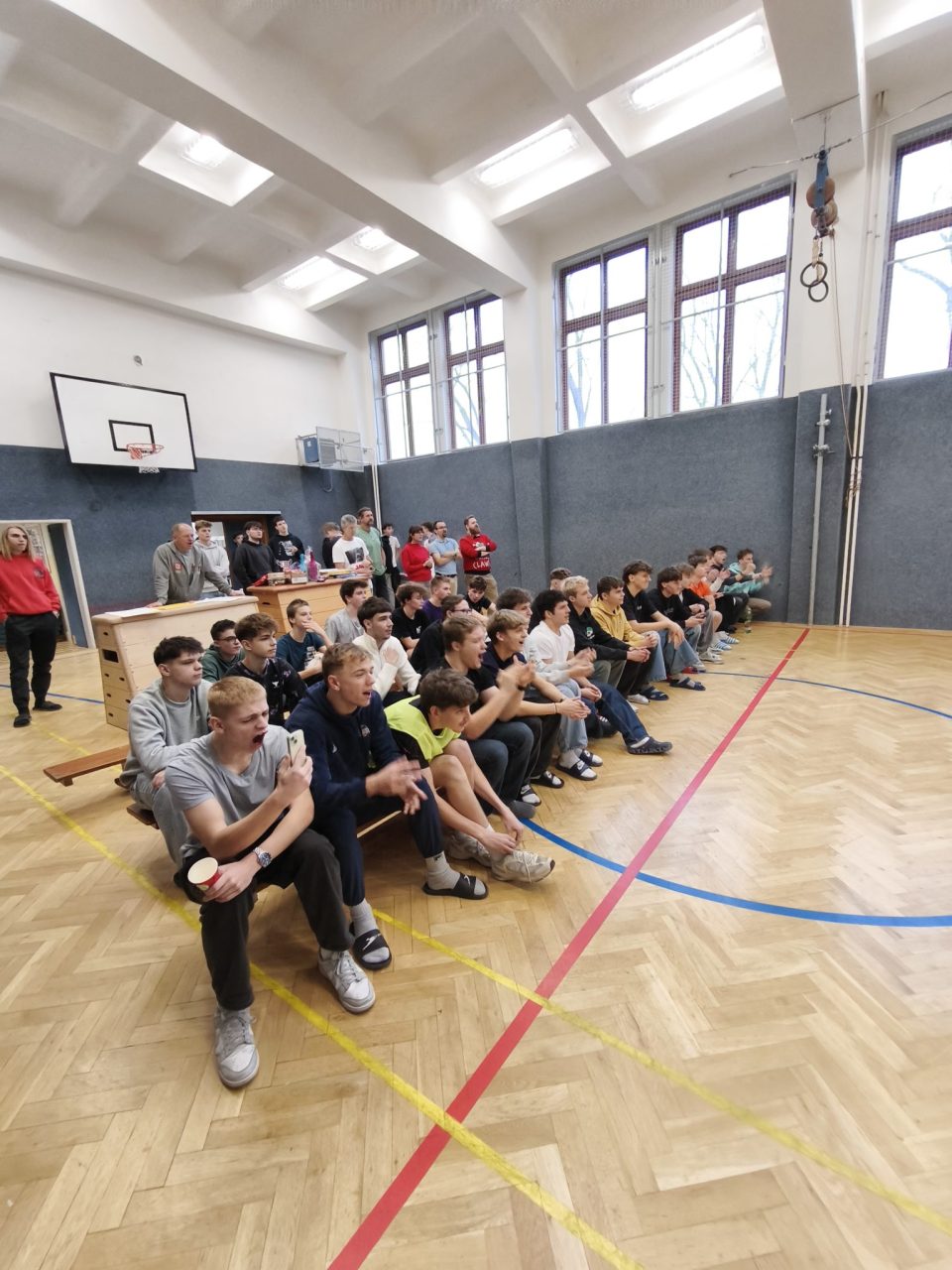 IMG 20251219 103159 - Vánoční sportovní dopoledne: turnaj „O vánočního kapra“ a Silák školy 2025