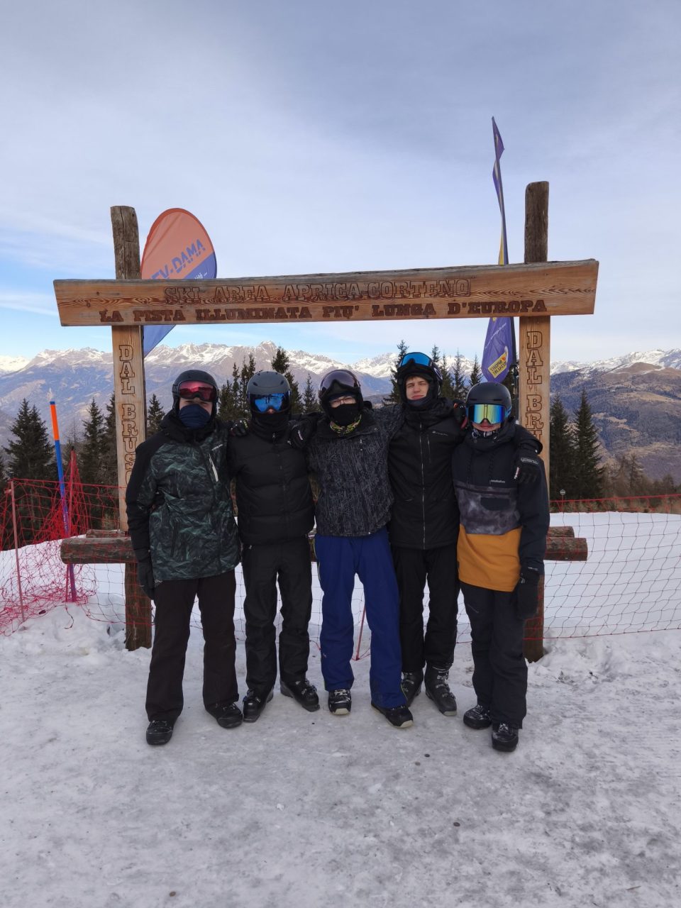 IMG 20260106 123131 - Lyžařský výcvik v Itálii: 2.EM a 2.EE v Aprice