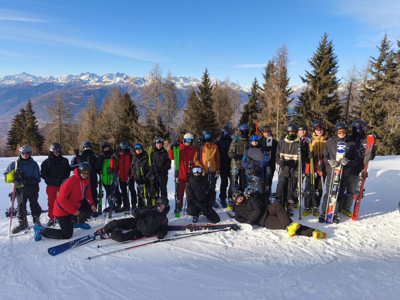 IMG 20260106 144611 - Lyžařský výcvik v Itálii: 2.EM a 2.EE v Aprice