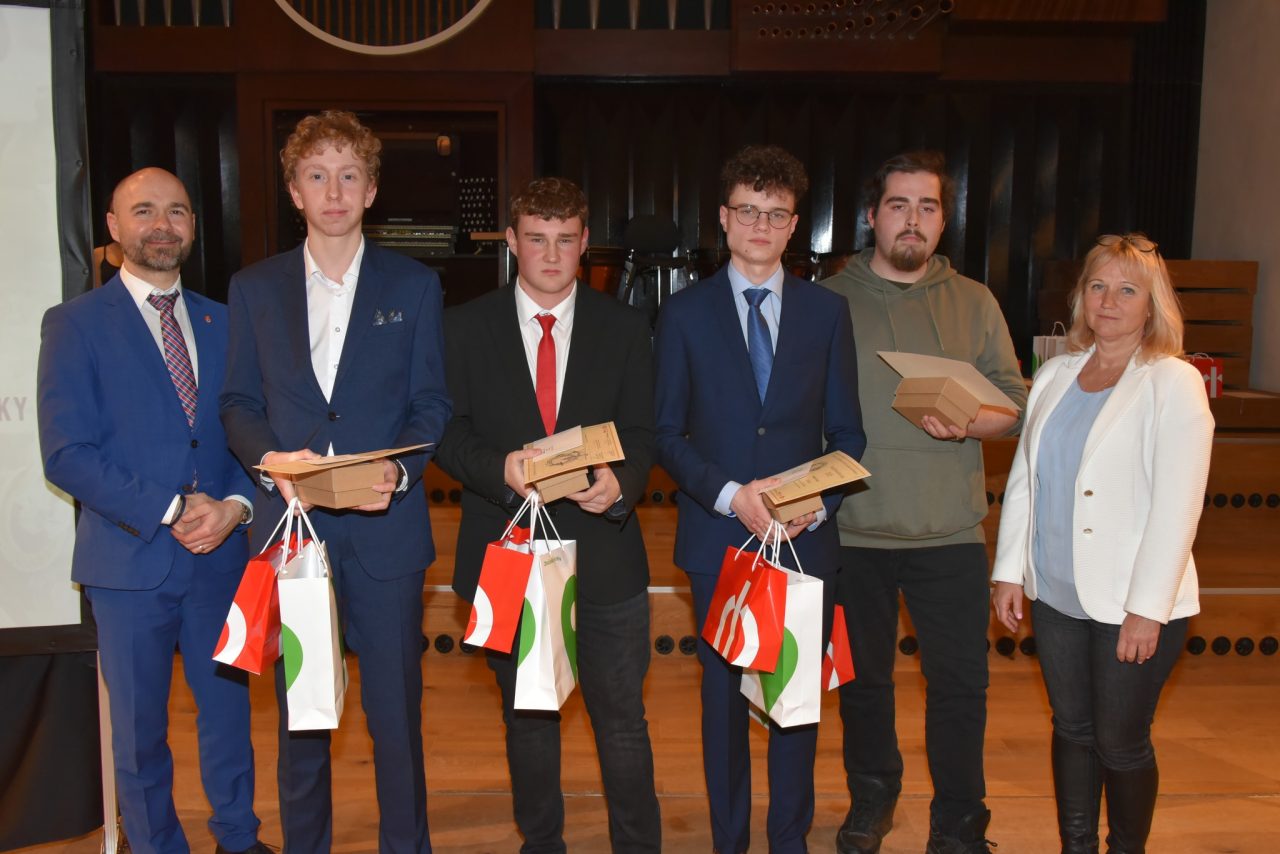 640200502 1454140503389952 6899400366855211954 n - Úspěch našich studentů v anketě Talent Jihočeského kraje