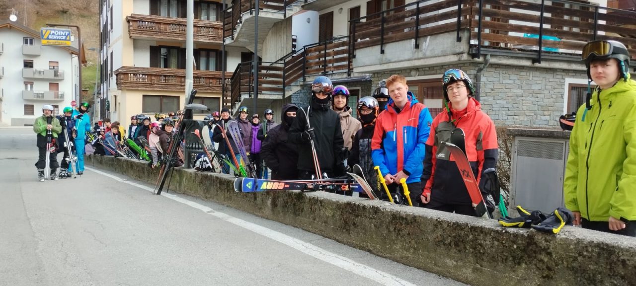 IMG 20260318 WA0001 - Březnový lyžařský kurz v italské Aprice (2.S a 2.ER)