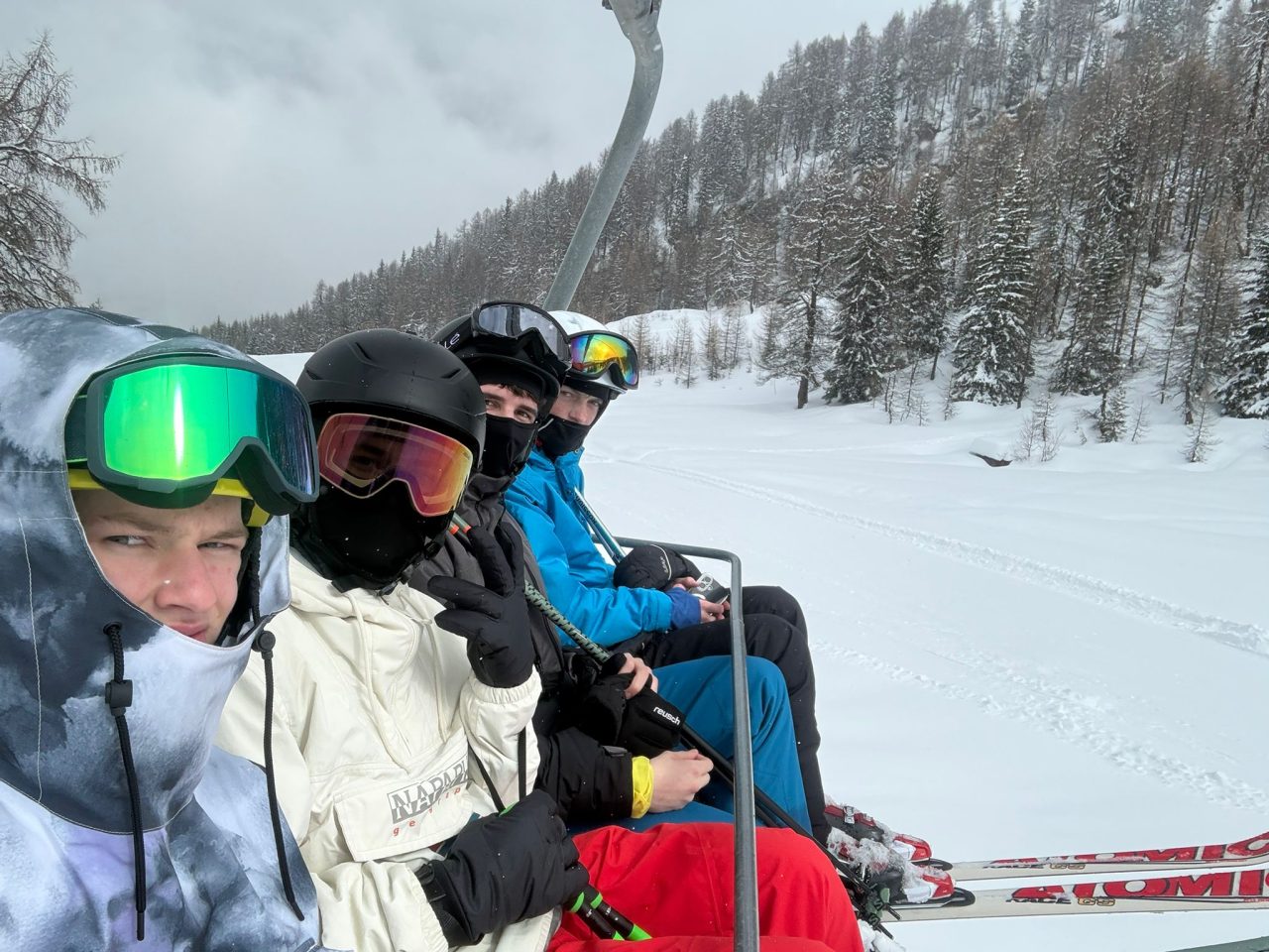 IMG 20260319 WA0002 - Březnový lyžařský kurz v italské Aprice (2.S a 2.ER)