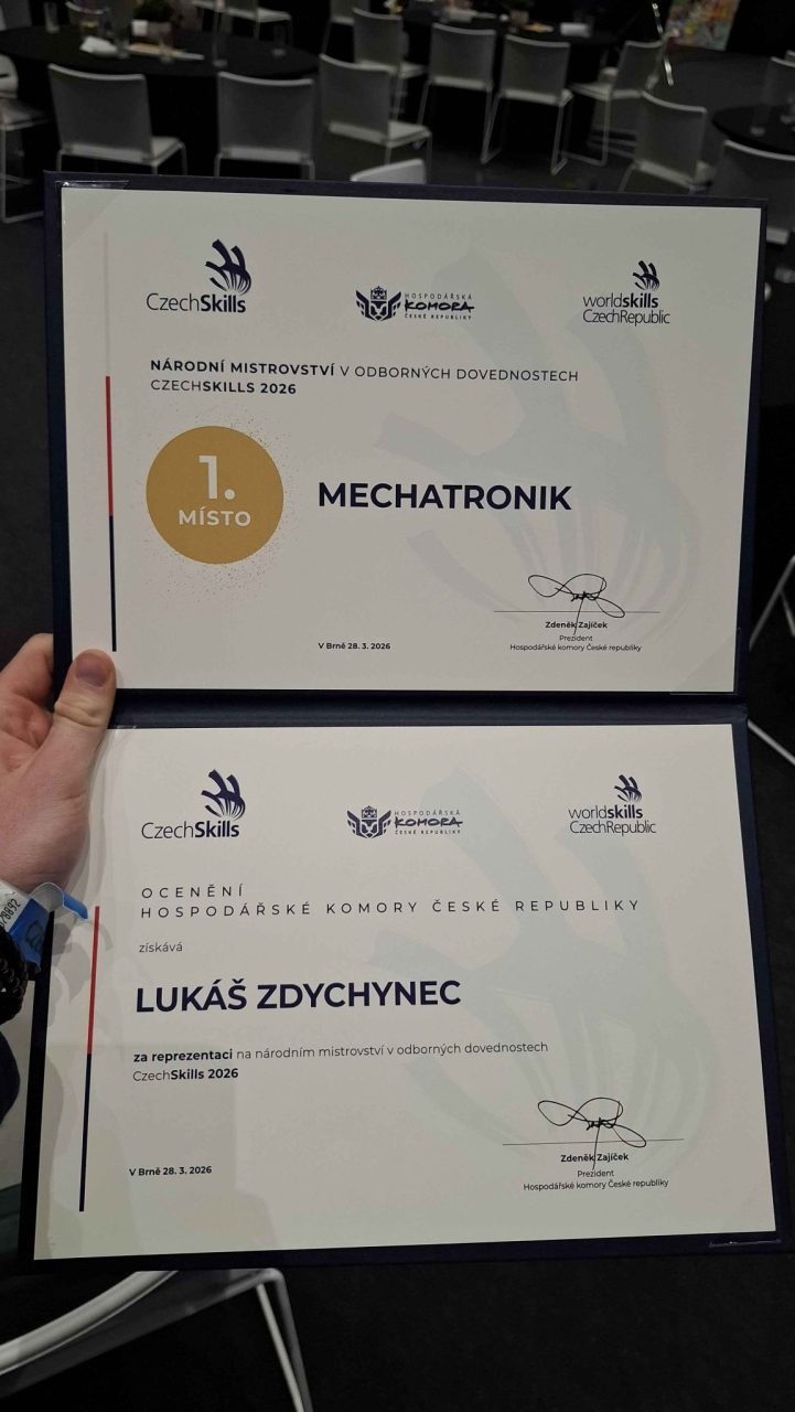 20260328 220145 - Zlato z CzechSkills! Naši studenti prokázali své elektrikářské a programátorské dovednosti