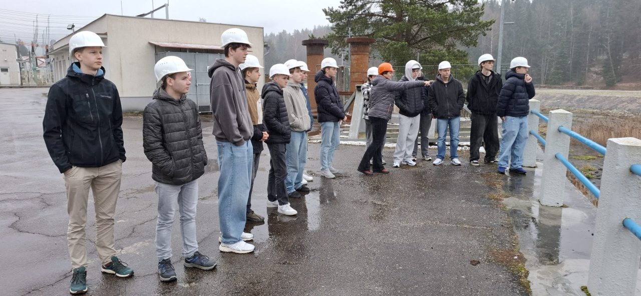 20260410 102558 - Exkurze třídy 1.EE do vodní elektrárny Lipno I (10. 4. 2026)