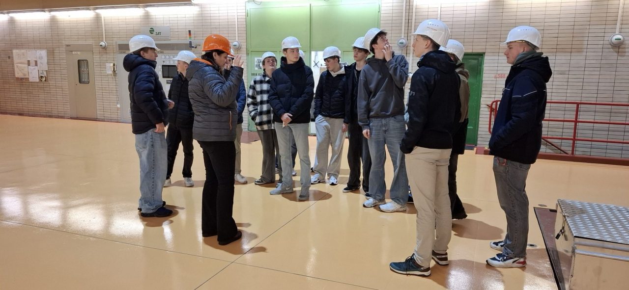 20260410 105100 - Exkurze třídy 1.EE do vodní elektrárny Lipno I (10. 4. 2026)