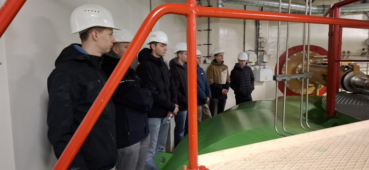 20260410 110542 - Exkurze třídy 1.EE do vodní elektrárny Lipno I (10. 4. 2026)