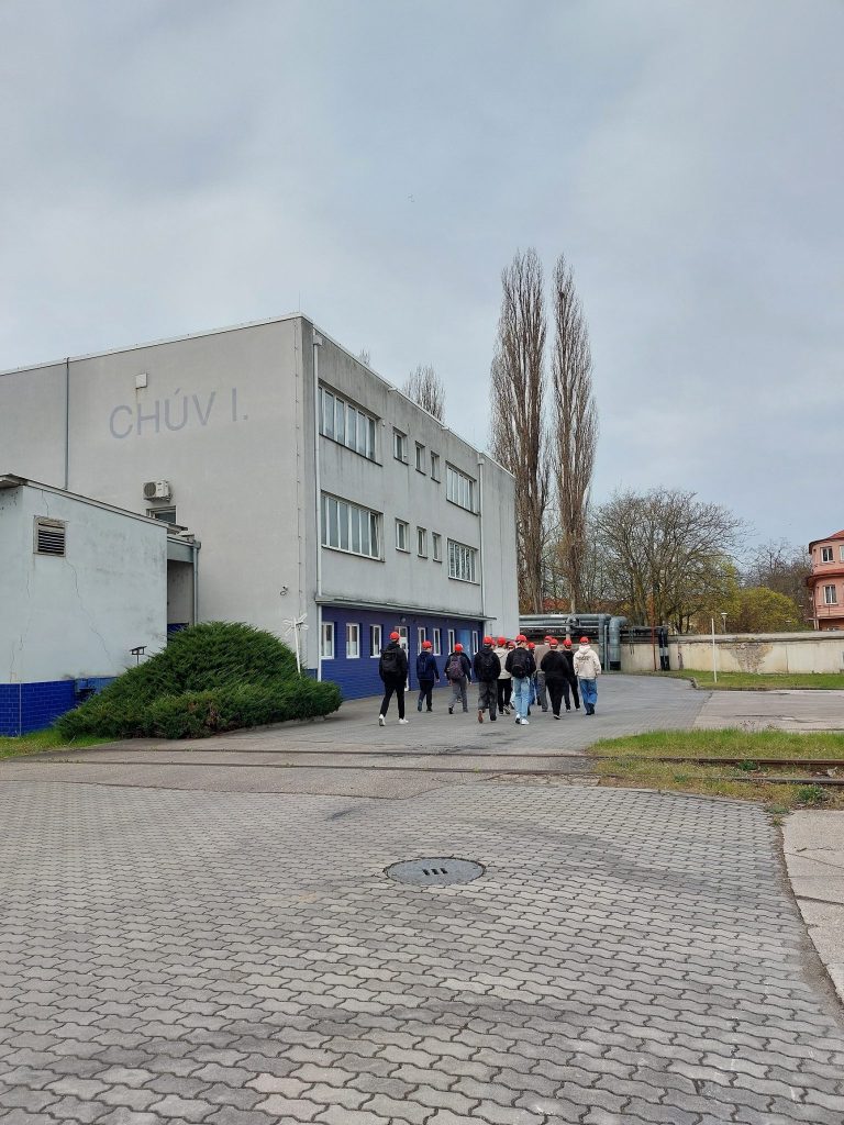 20260413 090646 exkurze SPSSE B - Úvod