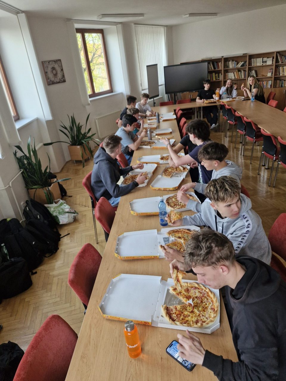 20260413 180301 - Přespávačka 2.EE - tým a kolektiv