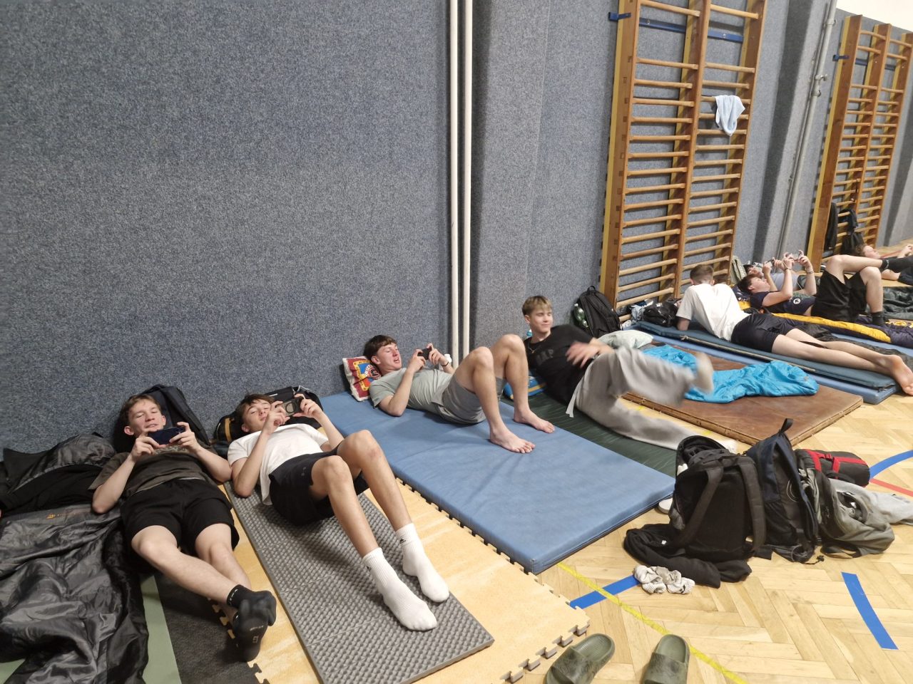 20260413 231251 - Přespávačka 2.EE - tým a kolektiv