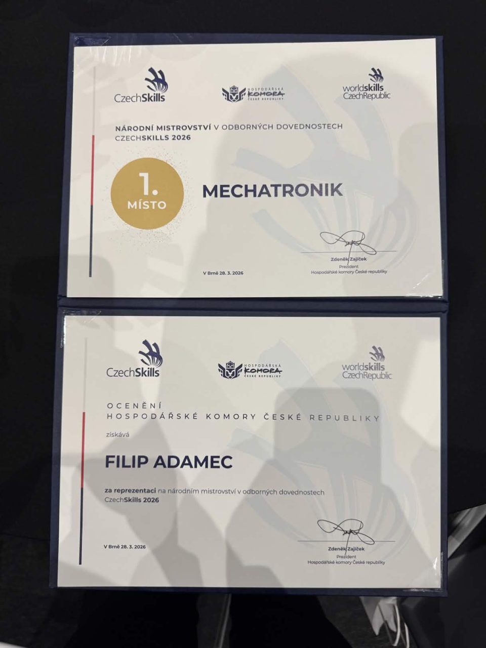 IMG 0701 - Zlato z CzechSkills! Naši studenti prokázali své elektrikářské a programátorské dovednosti