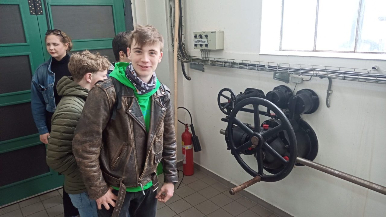 IMG 20260413 085526 1 - Exkurze třídy 2.EE do MVE Sokolský ostrov (13. 4. 2026)