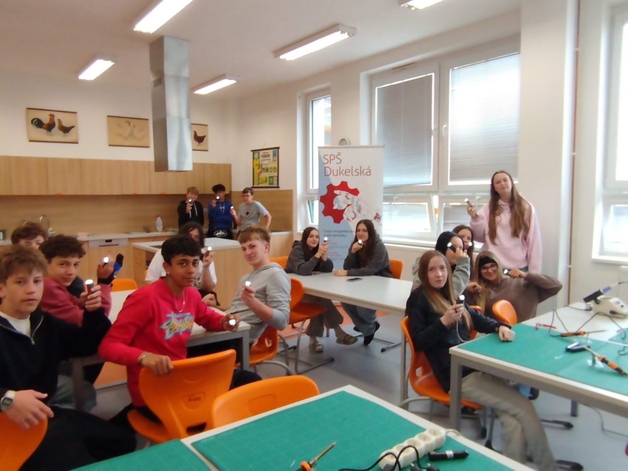 1000010024 - Technická základka na kolech zavítala do Frymburku