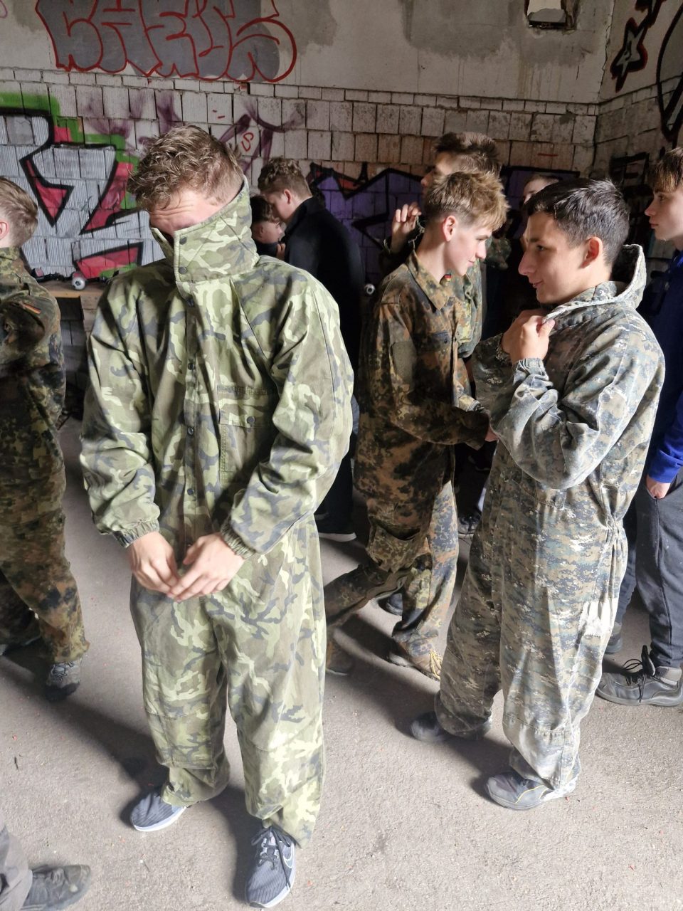 20260623 085539 - Školní výlet 2.EE - paintball ČB