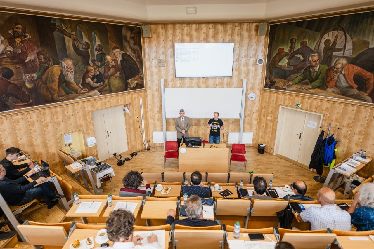 DSC 1399 1 - Ročníkové práce 2025/2026: studenti představili své projekty zástupcům firem