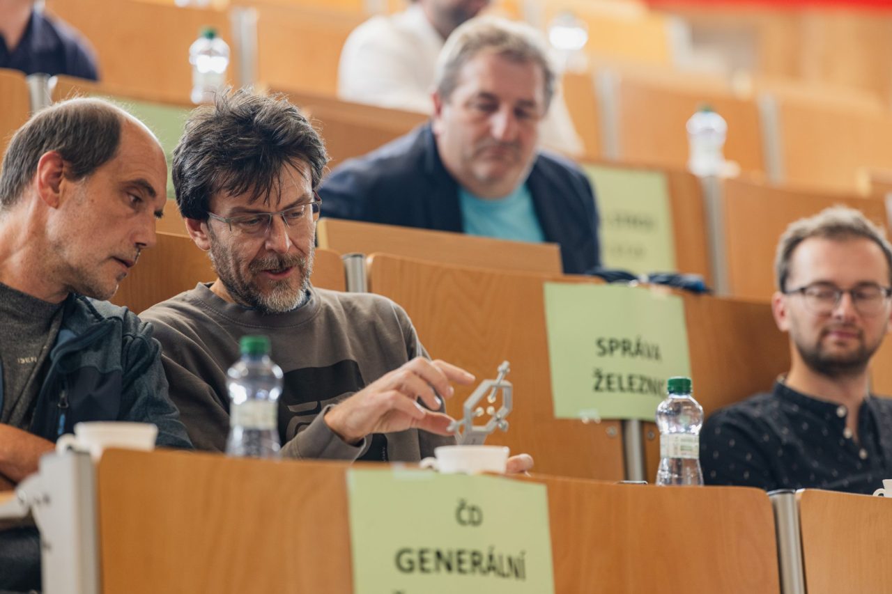 DSC 1455 - Ročníkové práce 2025/2026: studenti představili své projekty zástupcům firem