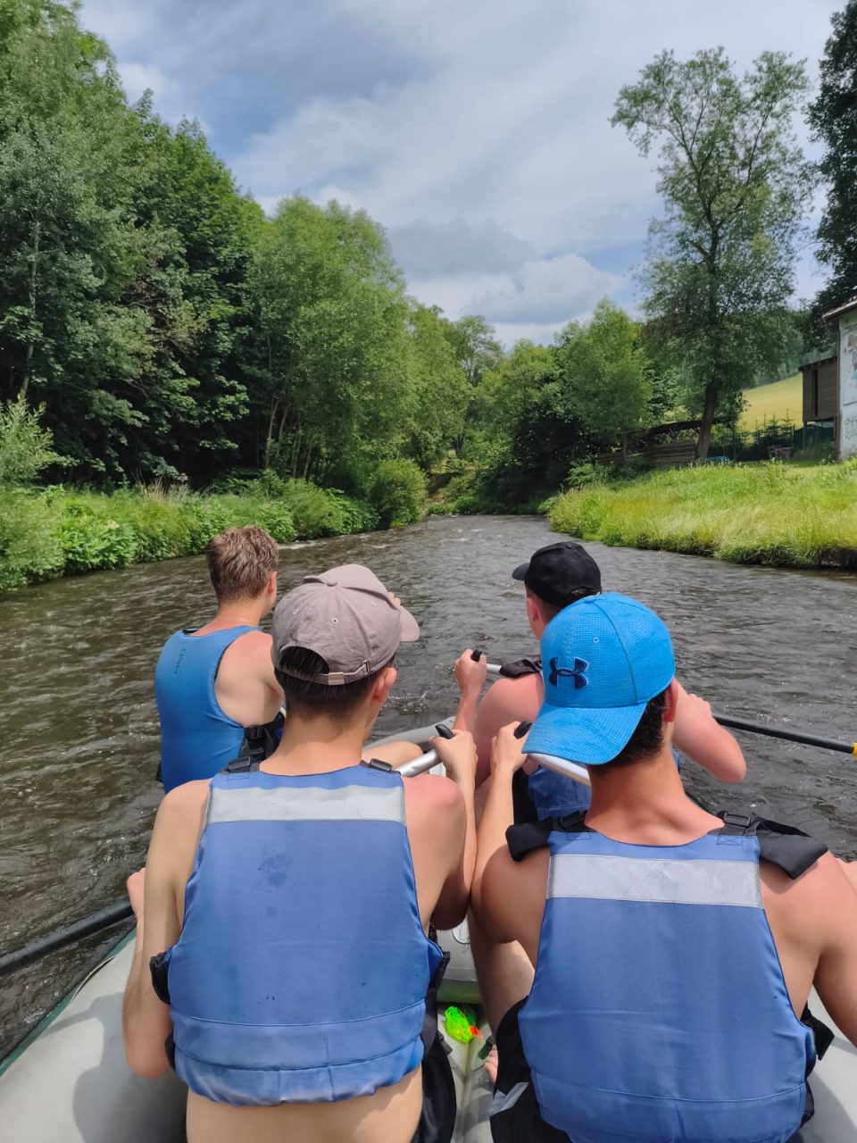 IMG 20260623 WA0002 - Školní výlet 2.EM - rafty na Vltavě