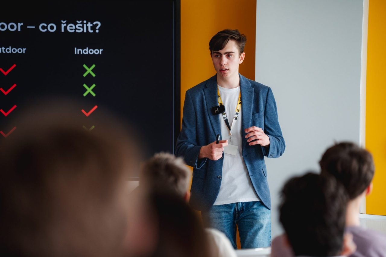 ZV Budejovice 123200 - Štěpán Latislav reprezentoval školu na studentské konferenci Zvaž vědu!