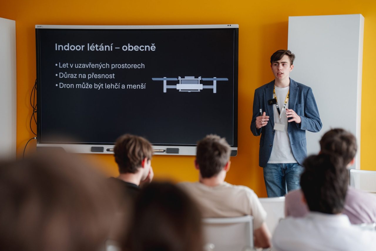 ZV Budejovice 123224 - Štěpán Latislav reprezentoval školu na studentské konferenci Zvaž vědu!