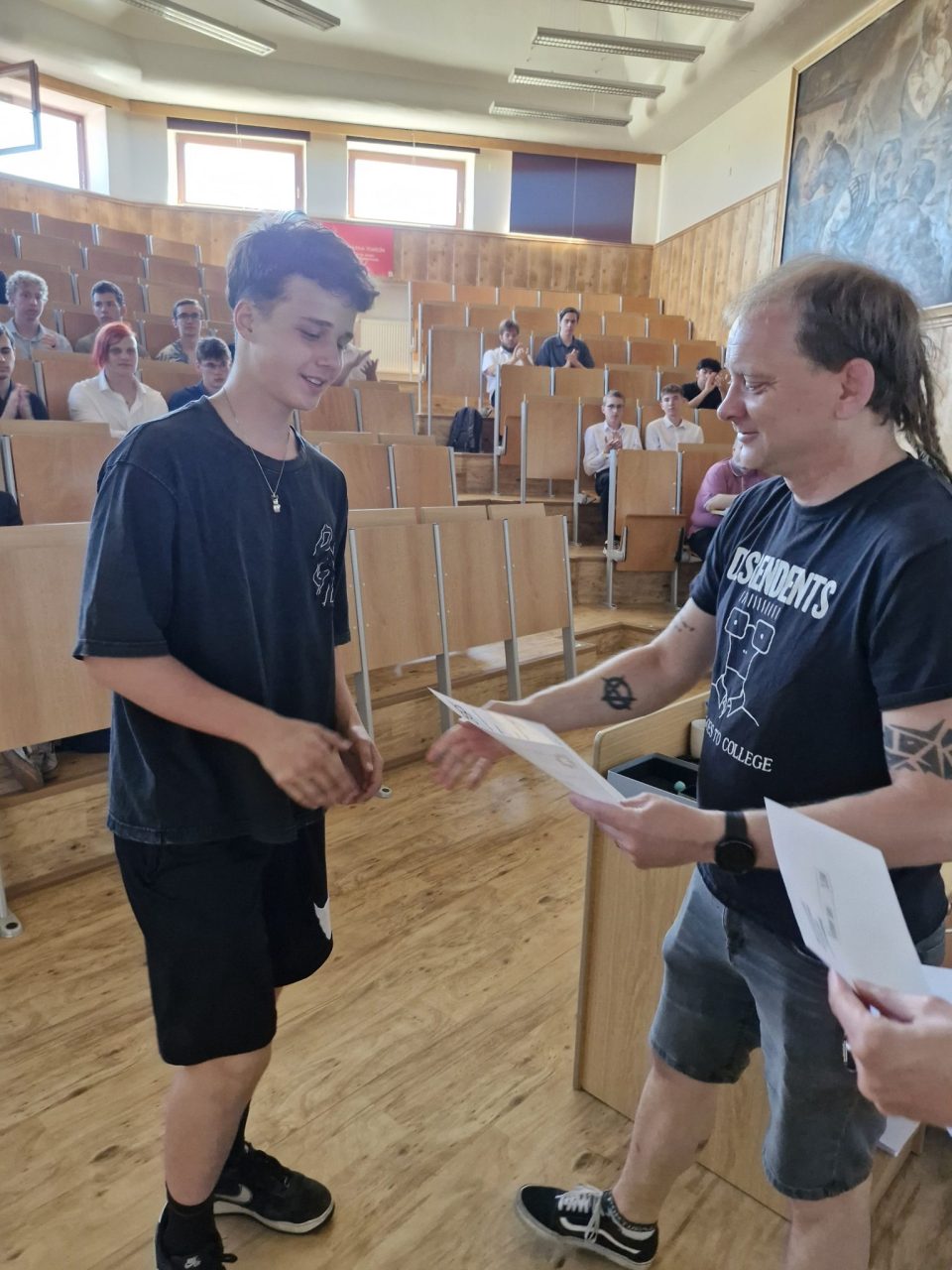 20260626 093748 - Předána motivační stipendia