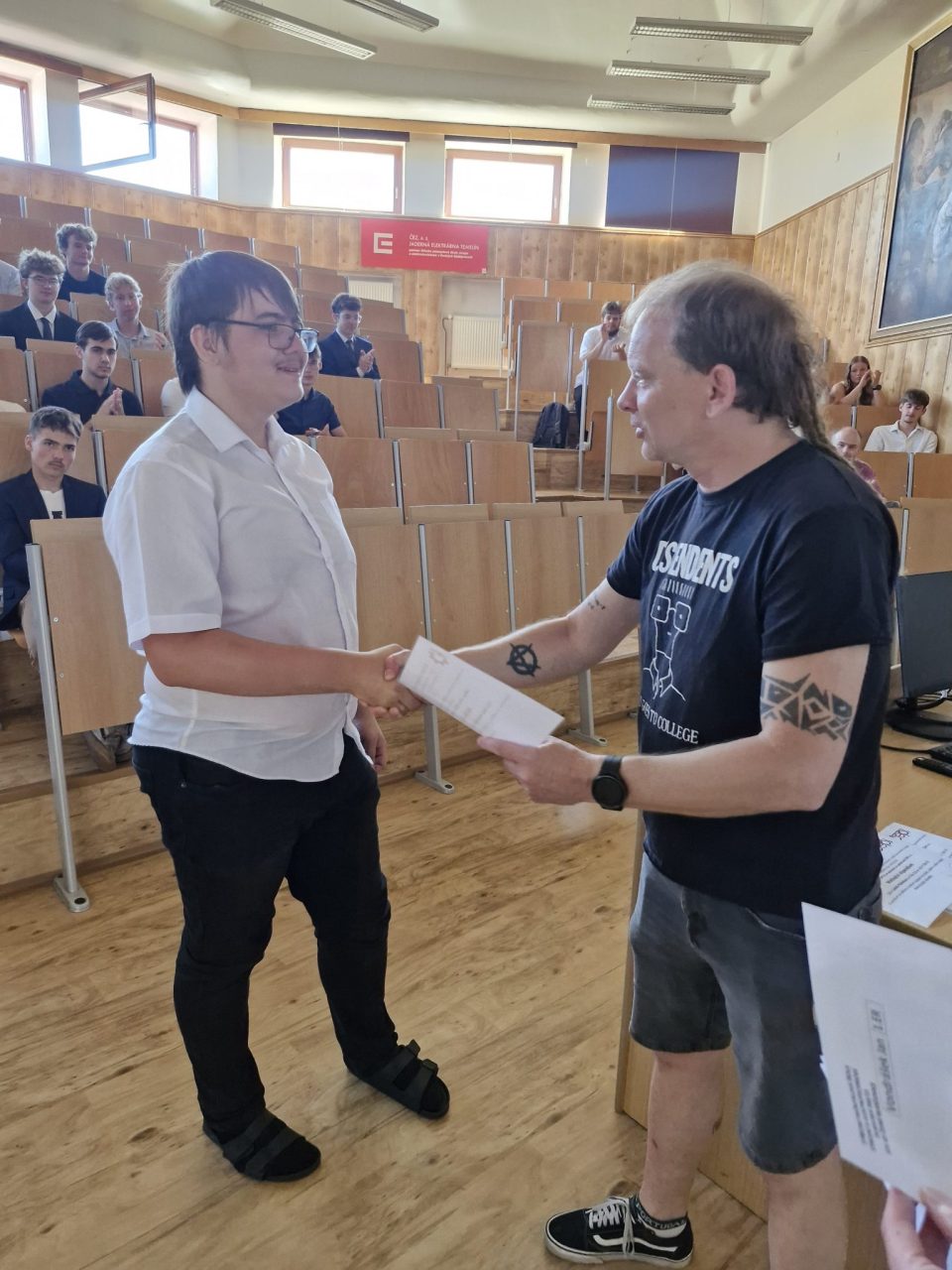 20260626 093824 - Předána motivační stipendia