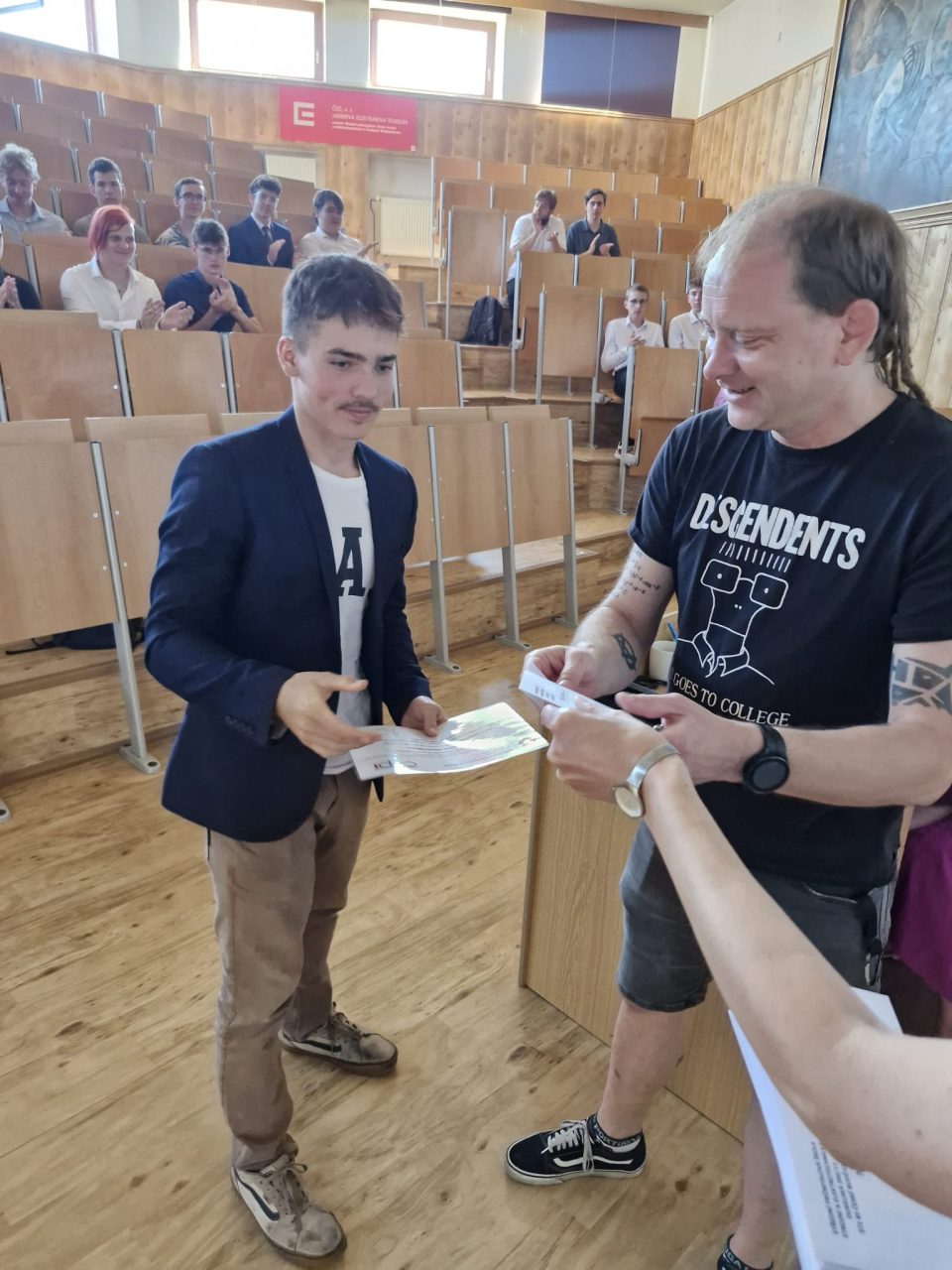 20260626 093841 - Předána motivační stipendia