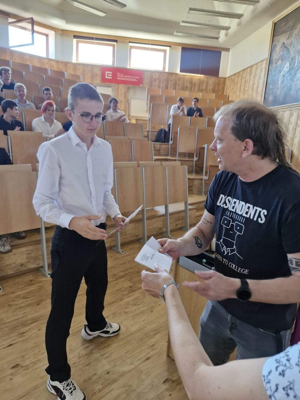 20260626 093900 - Předána motivační stipendia