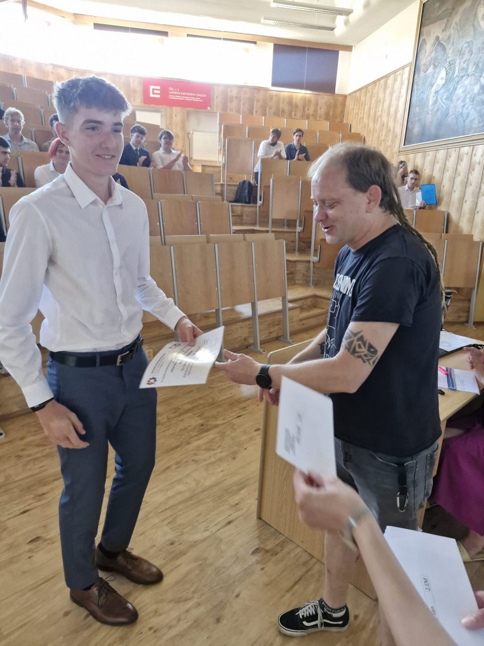 20260626 093931 - Předána motivační stipendia