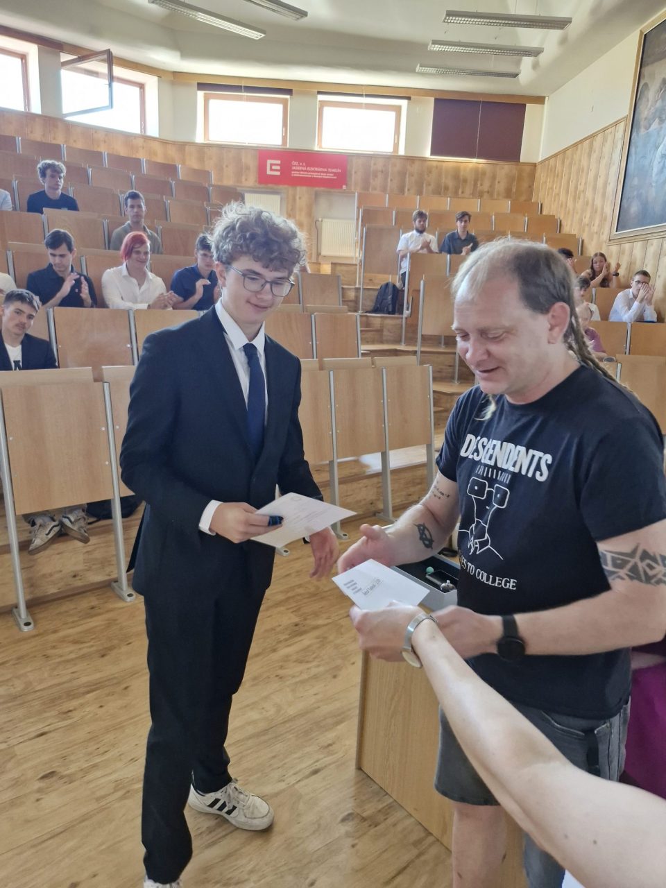 20260626 094038 - Předána motivační stipendia